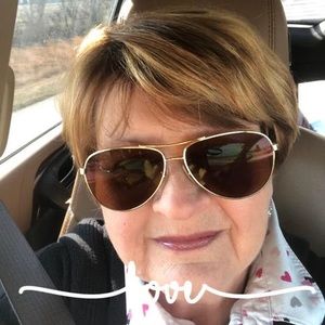 Meet your Posher, Debra